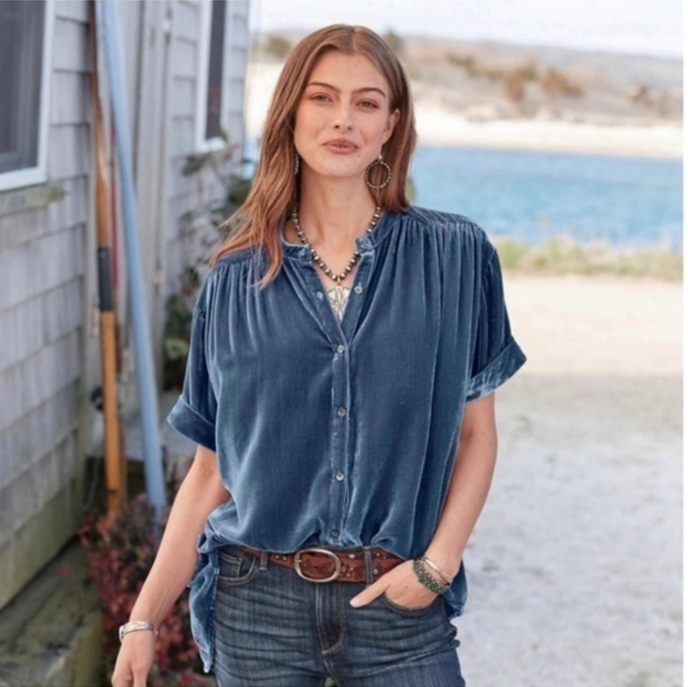 Sundance Velvet Skies Top Size L Blue Silk Blend Cuffed Sleeves Button Front